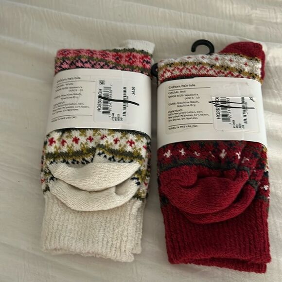 SOLD TRENCH BUNDLE TWO
Pairs of COTTON FAIR ISLE SOCK IN RED & WHITE, NWT - Picture 5 of 8